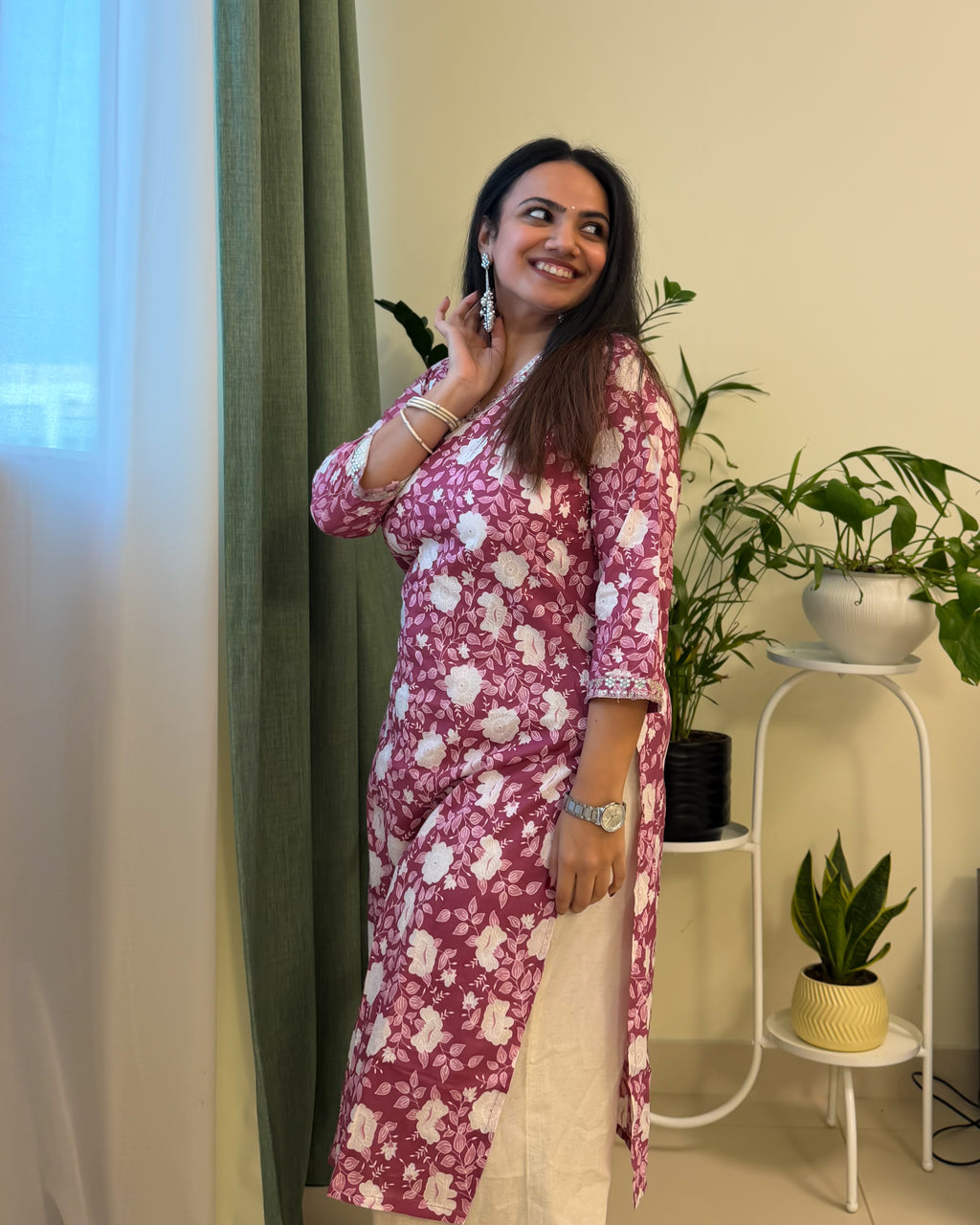 Gulnaar Kurti